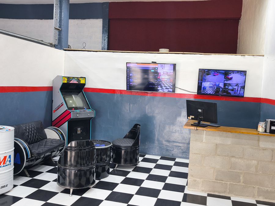 Sala de espera con arcade