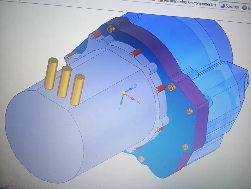 Modelo 3D del motor acoplado a la campana y la caja