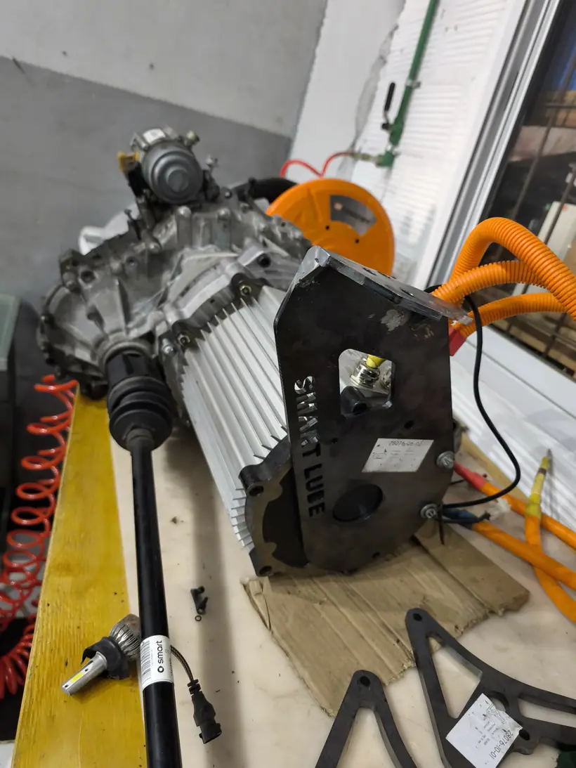 Soporte de chapa cortado a láser con el grabado Smart Lube